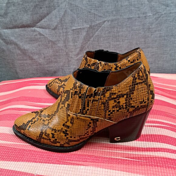 COACH Ankle Boots Perri Caramel Snake Print Bootie US Sz 10 Western Short Boot - Picture 1 of 13